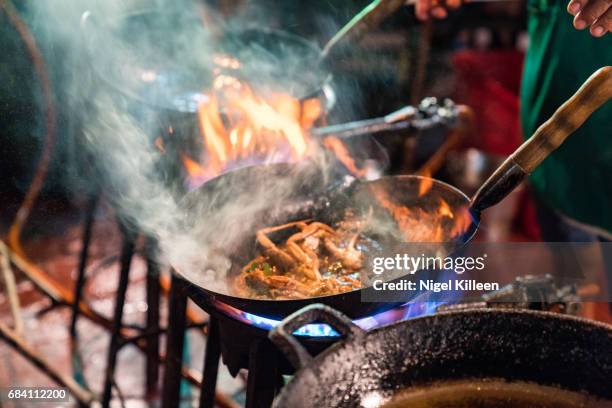 bangkok streetfood - cuisine de rue photos et images de collection