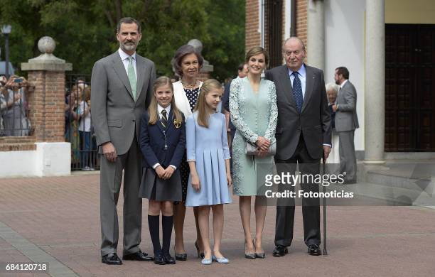 King Felipe VI of Spain, Princess Sofia of Spain, Queen Sofia, Princess Leonor of Spain, Queen Letizia of Spain and King Juan Carlos pose for...