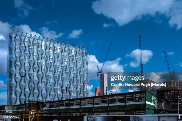 the united states embassy - wohncontainer stock-fotos und bilder