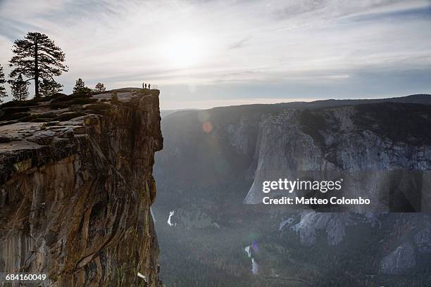 sunset at taft point, yosemite, usa - yosemite national park stock-fotos und bilder