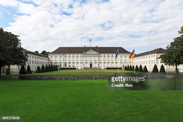bellevue palace (germany) - in berlin's tiergarten district, is the official residence of the president of germany - palast stock-fotos und bilder