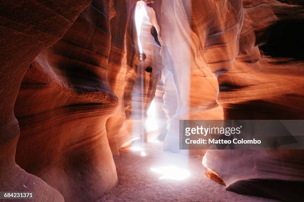 light dance, upper antelope canyon, arizona, usa - imponente fotografías e imágenes de stock
