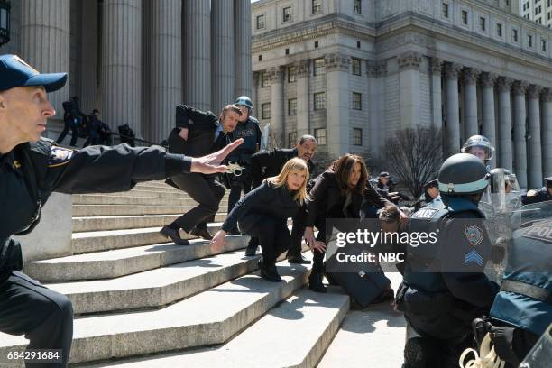 Sanctuary" Episode 1822 -- Pictured: Peter Scanavino as Dominick "Sonny" Carisi, Ice-T as Detective Odafin "Fin" Tutuola, Kelli Giddish as Detective...