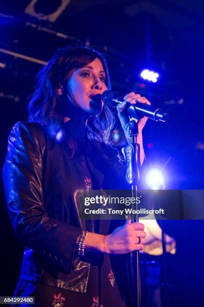 Natalie Imbruglia performs at The O2 Institute Birmingham on May 17, 2017 in Birmingham, England.