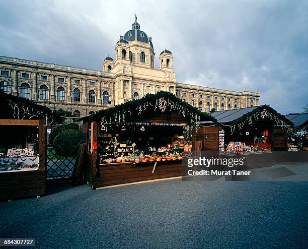 christmas market at maria theresien platz - kunsthistorisches museum stock pictures, royalty-free photos & images