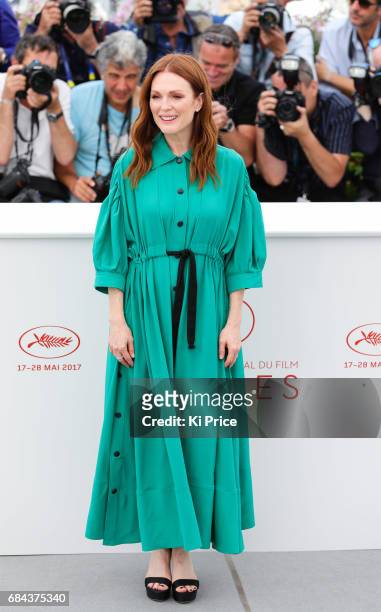 Julianne Moore attends "Wonderstruck" Photocall during the 70th annual Cannes Film Festival at Palais des Festivals on May 18, 2017 in Cannes, France.