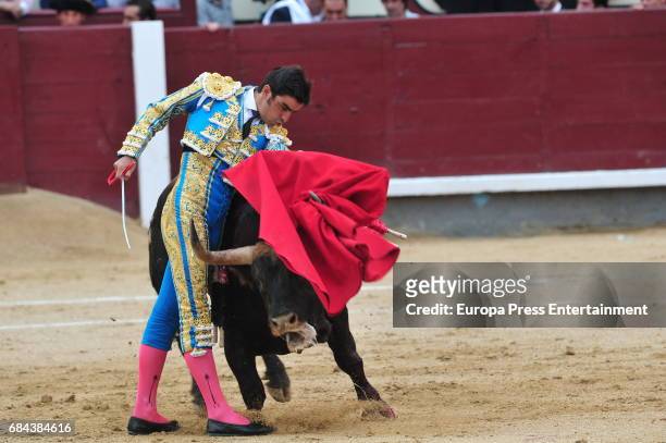 Miguel Angel Perera performs during 'San Isidro' Bullfight Fair at Las Ventas bullring at Las Ventas Bullring on May 17, 2017 in Madrid, Spain.