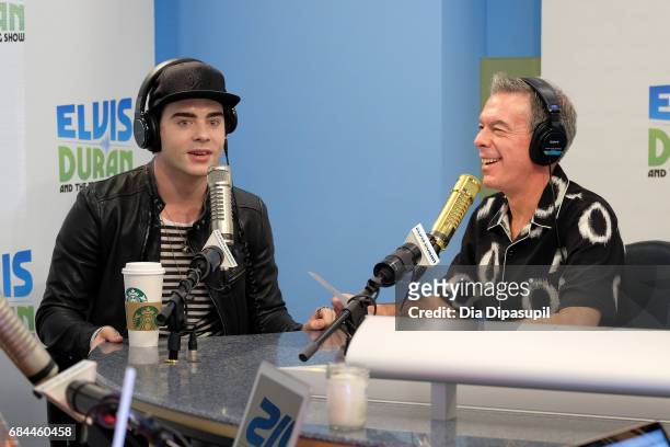 Elvis Duran interviews Leon Else during his visit to "The Elvis Duran Z100 Morning Show" at Z100 Studio on May 18, 2017 in New York City.