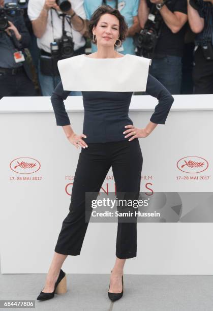 Jeanne Balibar attends "Barbara" Photocall during the 70th annual Cannes Film Festival at Palais des Festivals on May 18, 2017 in Cannes, France.