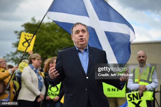 Alex Salmond MP joins Joanna Cherry, the SNP candidate for Edinburgh South West, on the campaign trail in Broomhouse on May 18, 2017 in Edinburgh,...