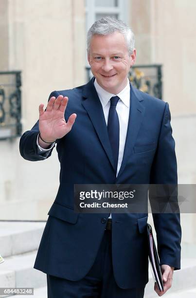 French minister of Economy Bruno Le Maire arrives at the Elysee presidential palace for the first weekly cabinet meeting on May 18, 2017 in Paris,...