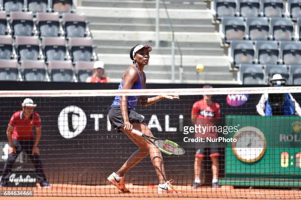 Venus Williams in action during his match against Johanna Konta - Internazionali BNL d'Italia 2017 on May 16, 2017 in Rome, Italy.