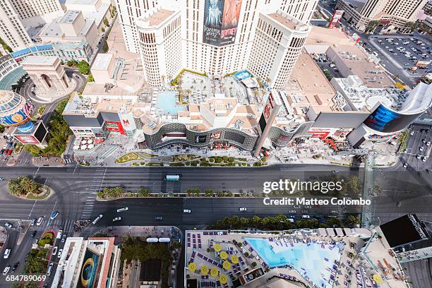 overhead view of the strip, las vegas, usa - strip photos et images de collection