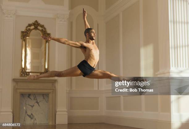male ballet dancer - ballet dancing stock pictures, royalty-free photos & images
