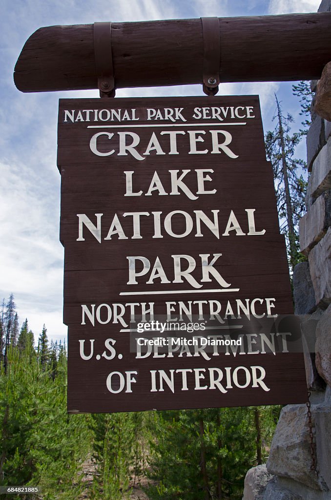 Crater Lake National Park sign