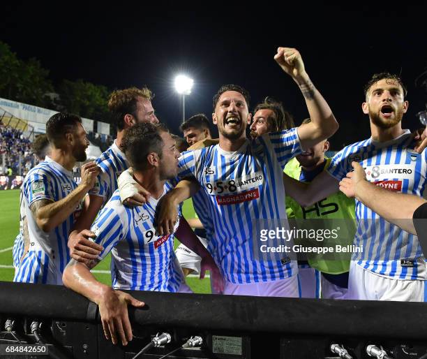 Gianmarco Zigoni with his teammates of SPAL celebrates after scoring the opening goal during the Serie B match between SPAL and FC Bari at Stadio...