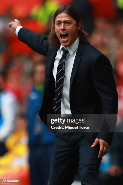 Matias Almeyda coach of Chivas gives instructions during the semifinals first leg match between Toluca and Chivas as part of the Torneo Clausura 2017...