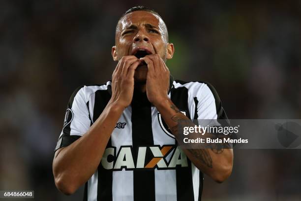 Guilherme of Botafogo laments a lost goal during a match between Botafogo and Atletico Nacional as part of Copa Bridgestone Libertadores 2017 at...