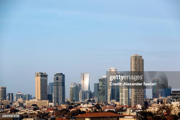 tel aviv city skyline against blue sky, tel aviv, israel - tel aviv photos et images de collection