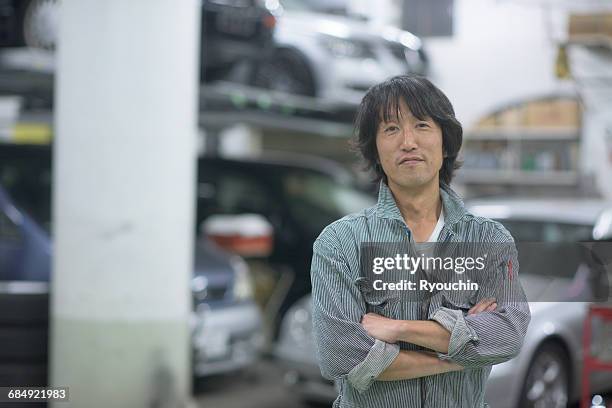 car mechanic., worker's portrait - 中年の男性一人 ストックフォトと画像