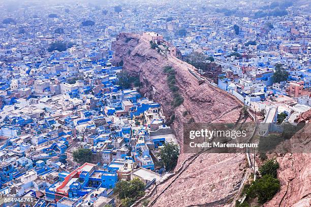 the blue town from meherangarh fort - jodhpur 個照片及圖片檔