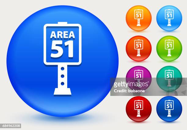 illustrations, cliparts, dessins animés et icônes de icône de la zone 51 signe sur le cercle de couleur brillante boutons - area 51