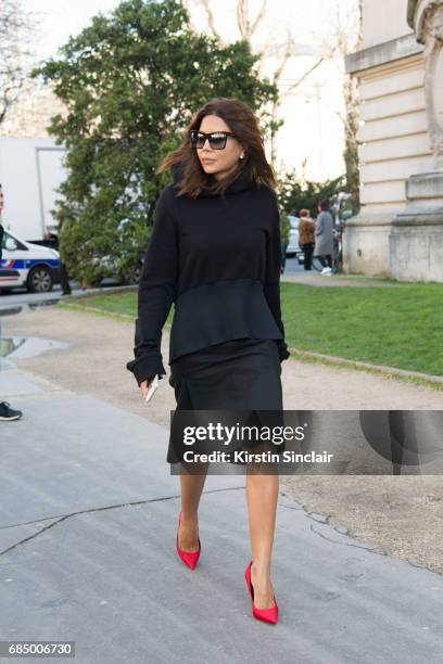 Vogue Australia senior fashion editor Christine Centenera wears on day 3 during Paris Fashion Week Autumn/Winter 2017/18 on March 2, 2017 in Paris,...