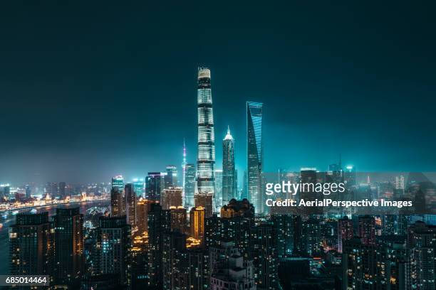 downtown shanghai - shanghai stockfoto's en -beelden