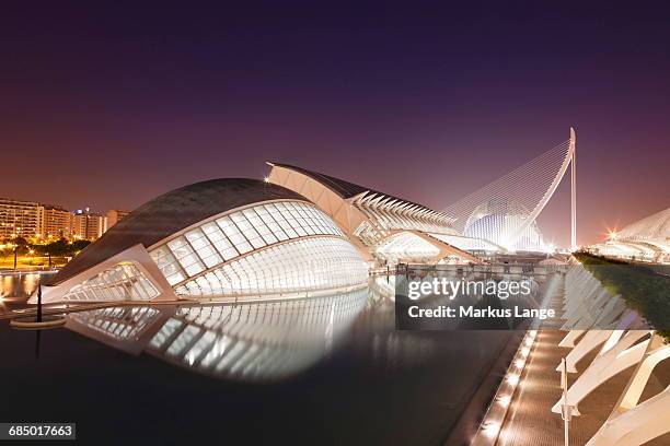 hemisferic and principe felipe science museum at dusk, architect santiago cavatrava, city of arts and sciences (la ciudad de las artes y las ciencias), valenica, comunidad valencia, spain, europe - lhemisferic stock pictures, royalty-free photos & images