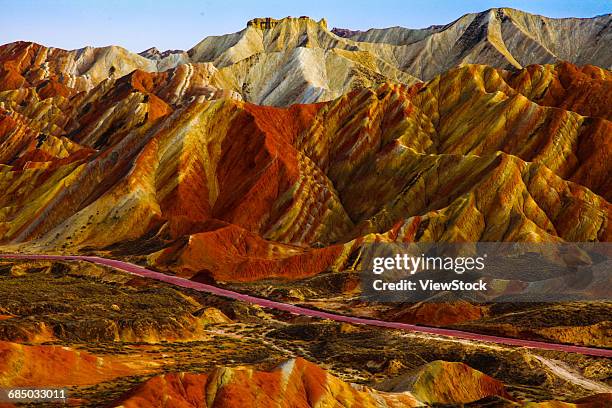 landscape of danxia, zhangye, gansu province, china - zhangye photos et images de collection