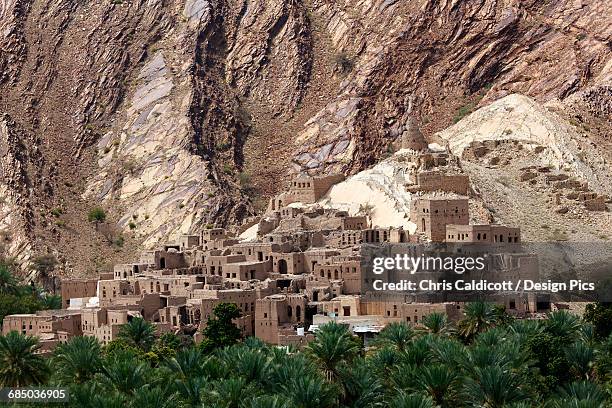 traditional village perched in the jabal akhdar mountains - arabian peninsula stock pictures, royalty-free photos & images