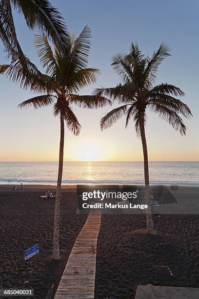 beach of puerto naos at sunset, la palma, canary islands, spain - puerto naos stock pictures, royalty-free photos & images