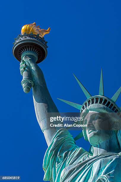 usa, new york, manhattan, liberty island, statue of liberty - alan copson stock pictures, royalty-free photos & images