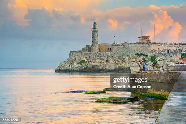 cuba, havana, castillo del morro (castillo de los tres reyes del morro) - alan copson fotografías e imágenes de stock