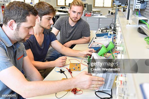 Tech Instructor 2,256 Technical Vocational Training Stock Photos, High-Res Pictures ...