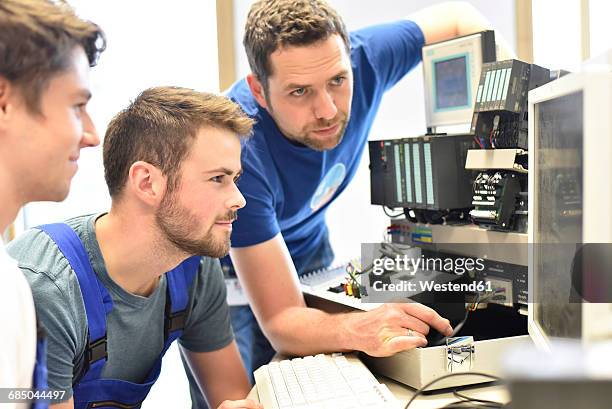 Instructor Technical Course 2,270 Technical Vocational Training Stock Photos, High-Res Pictures ...