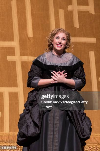 Jennifer Roe Ey 100 Jennifer Rowley Stock Photos, High-Res Pictures, and Images - Getty ...