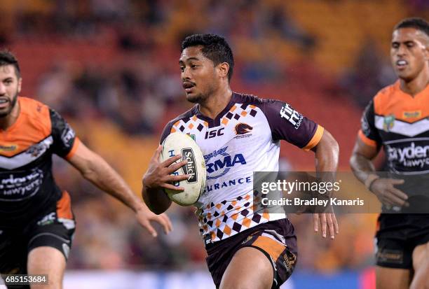 Anthony Milford of the Broncos in action during the round 11 NRL match between the Brisbane Broncos and the Wests Tigers at Suncorp Stadium on May...