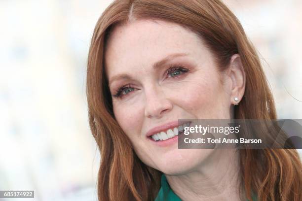 Julianne Moore attends the "Wonderstruck" photocall during the 70th annual Cannes Film Festival at Palais des Festivals on May 18, 2017 in Cannes,...
