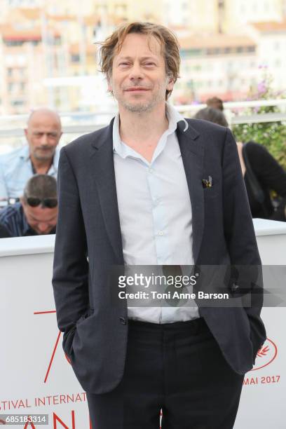 Mathieu Amalric attends the "Barbara" photocall during the 70th annual Cannes Film Festival at Palais des Festivals on May 18, 2017 in Cannes, France.