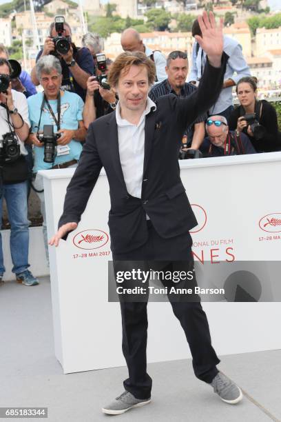 Mathieu Amalric attends the "Barbara" photocall during the 70th annual Cannes Film Festival at Palais des Festivals on May 18, 2017 in Cannes, France.