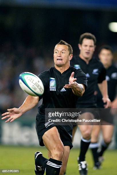Rugby World Cup, pool D, New Zealand vs. Canada. Carlos Spencer . Coupe du monde 2003 de rugby, groupe D, Nouvelle Zélande contre Canada. Carlos...