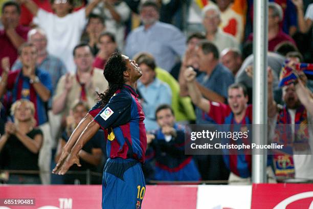 Soccer Spanish Championship Season 2003 2004, FC Barcelona vs FC Sevilla. Ronaldinho delight after scoring his first goal. Football championnat d...