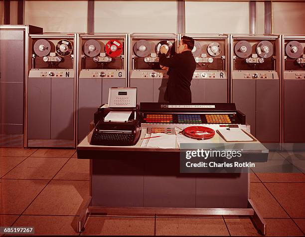 1965 Computer Menu 187 1965 Computer Stock Photos, High-Res Pictures, and Images - Getty ...