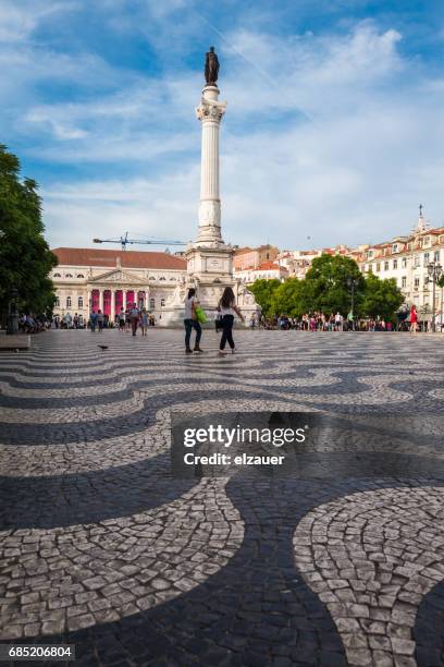 praça dom pedro iv, lisboa - portugees straatmozaïek stockfoto's en -beelden