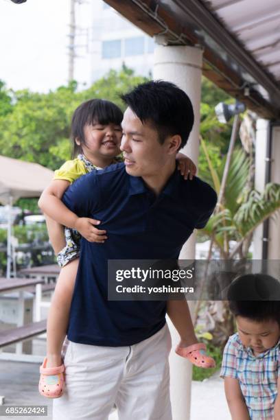 vacation family - 大人 stock pictures, royalty-free photos & images