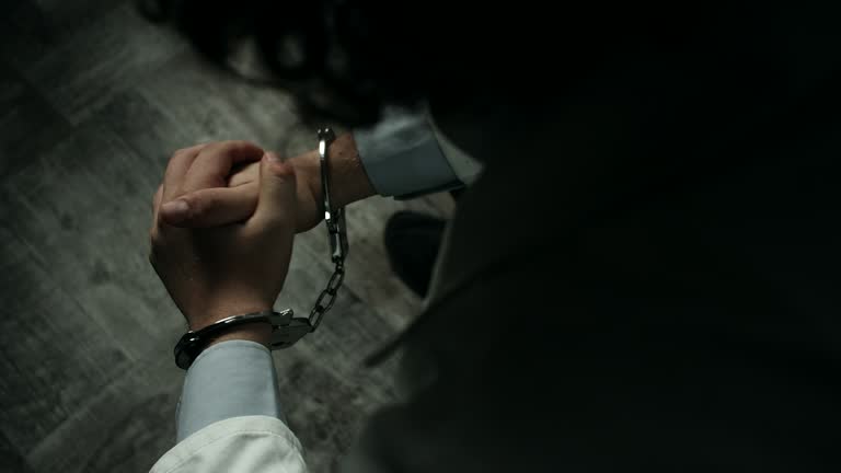 https://media.gettyimages.com/id/685277438/video/doctor-at-prison-cell.jpg?b=1&s=640x640&k=20&c=x1ArRfFNiCxGFSX-5Ml3f4tk3p3Ix03K3sxnAdFcukY=