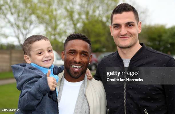 Vito Mannone and Jermain Defoe pictured with Bradley Lowery on his 6th birthday party at Welfare Park, Blackhall on May 19, 2017 in Peterlee, England.