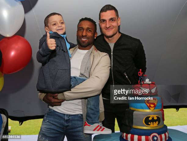 Vito Mannone and Jermain Defoe pictured with Bradley Lowery on his 6th birthday party at Welfare Park, Blackhall on May 19, 2017 in Peterlee, England.