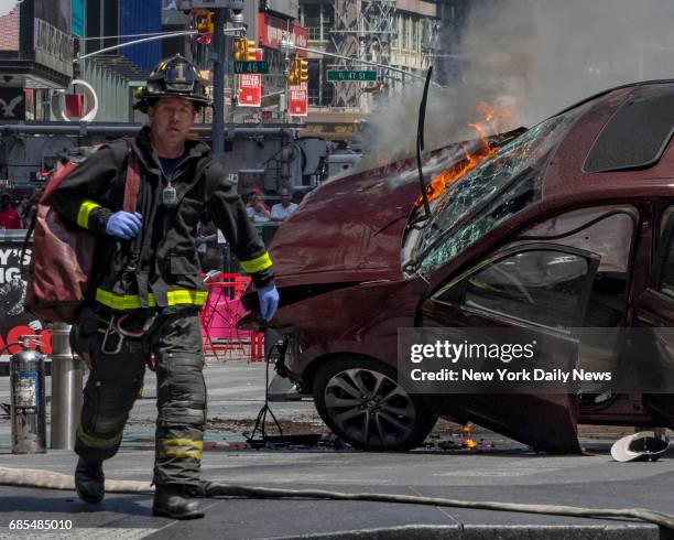 Auto Crowed 74 Crowed Car Stock Photos, High-Res Pictures, and Images - Getty Images